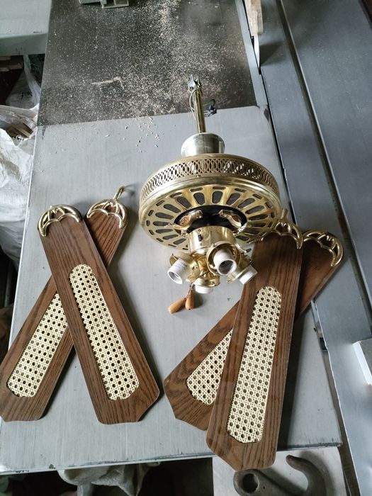 Люстра с вентилятором на запчасти