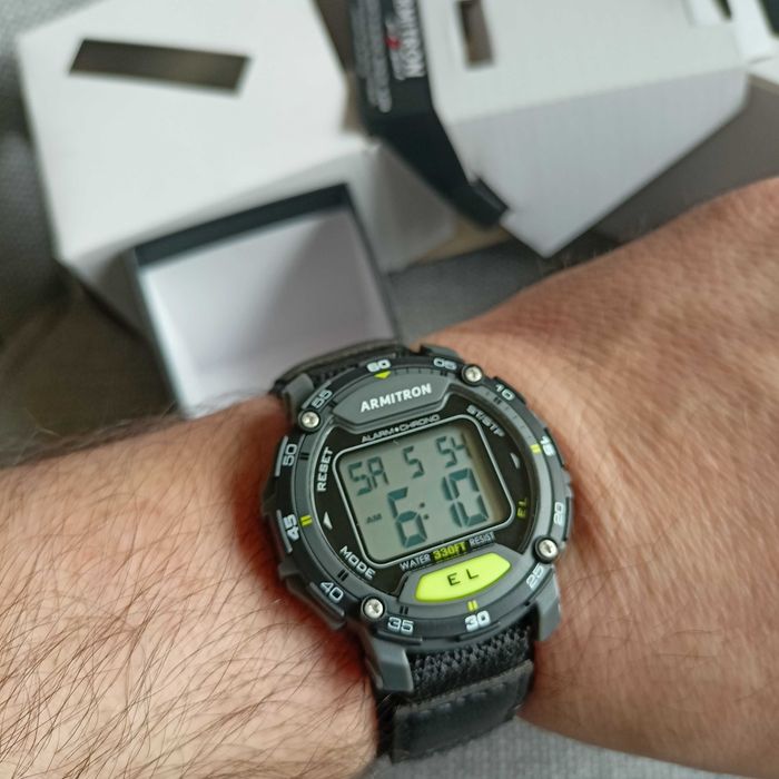 ARMITRON USA, чисто нов, супер подсветка и добра алтернатива на Casio