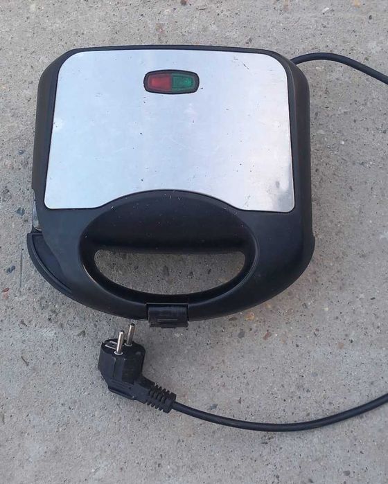 Toaster / Sandwich maker