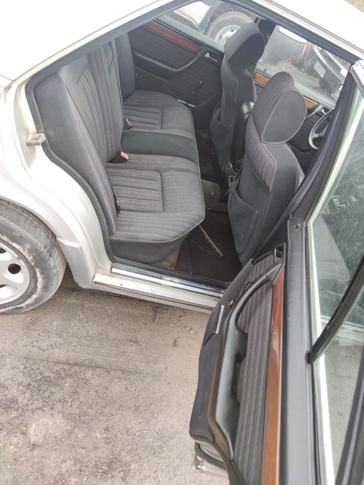 Мерцедес 124 Е200 /Mercedes-Benz 124 E200 на части