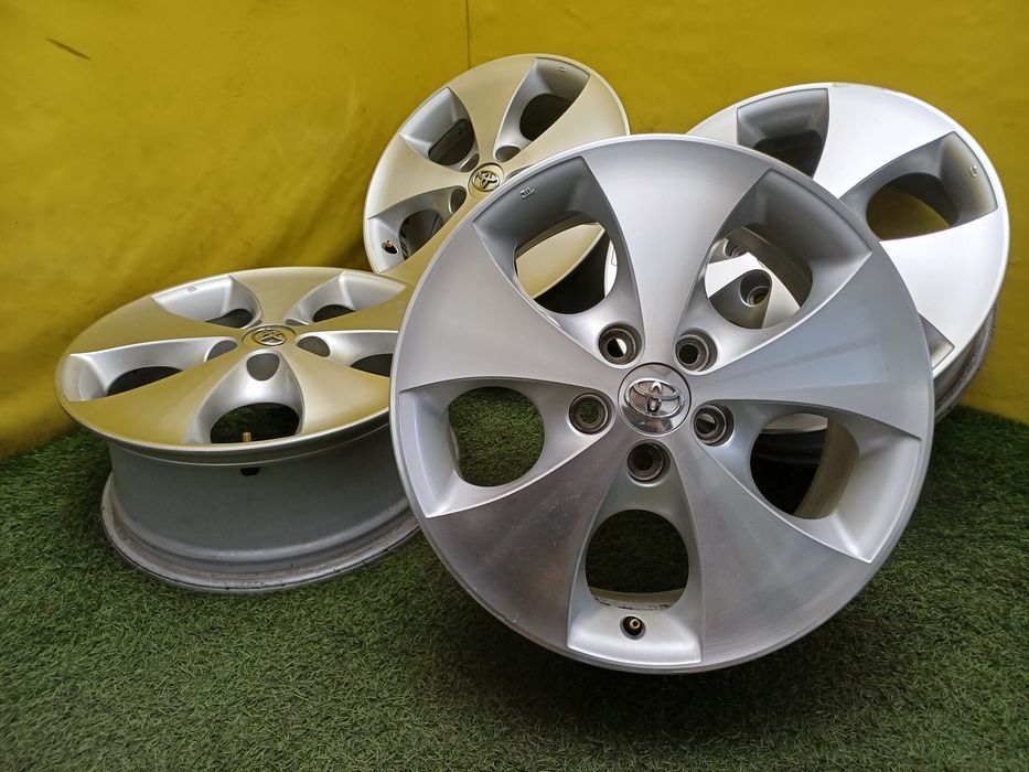 Диски R17 5x114.3 вертолёты на Toyota.