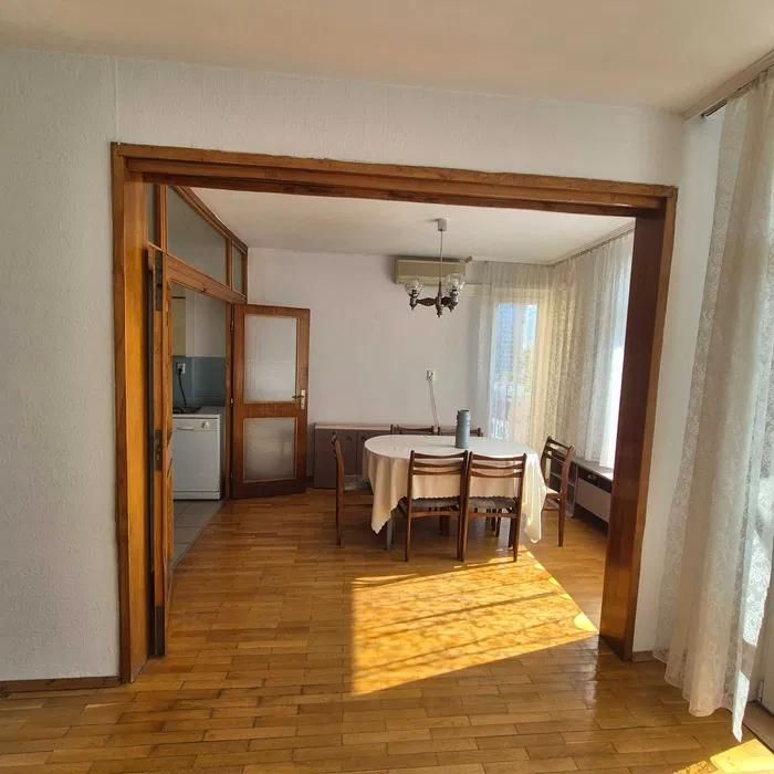 Дава се под наем Тристаен апартамент в София, Изток - 100 кв.м за 750 € - Снимка #2