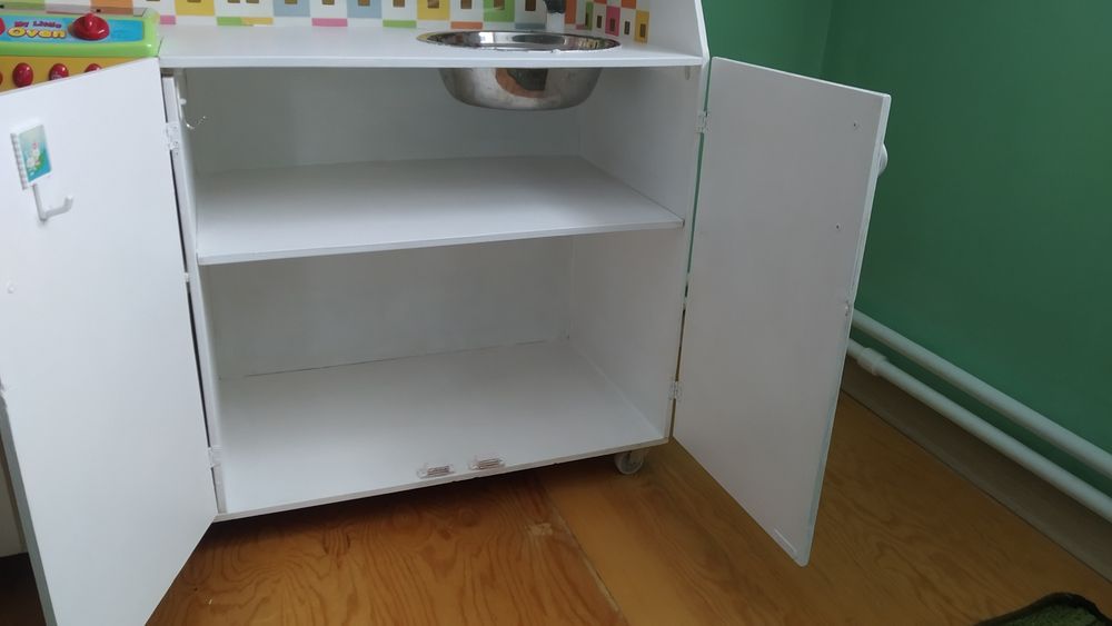 Продам игровую детскую кухню.