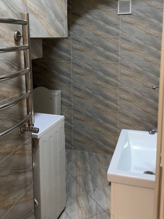 Замонавий коттедж сотилади, 2 каватли, 4 хонали (Hi-tech услубида)