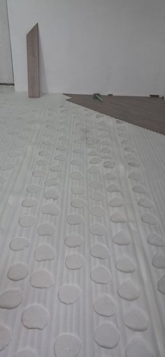 Установка дверь. укладка ламината