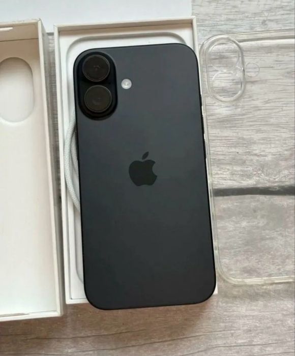 Iphone 16 black на 128Gb.