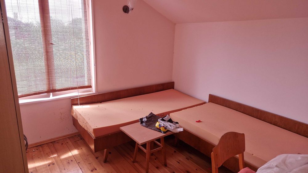 къща в село Планиница (област Перник)