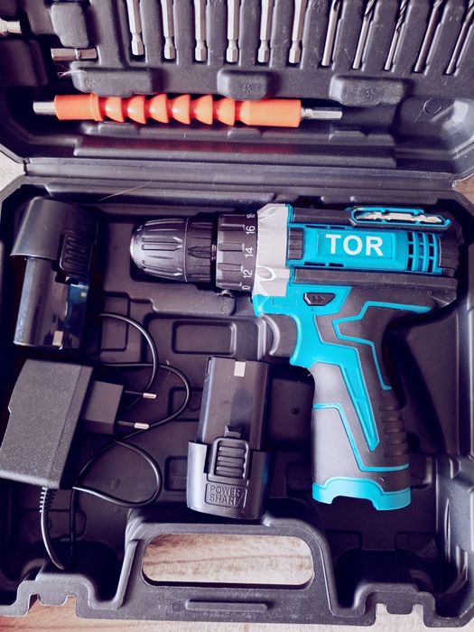 НОВЫЙ шуруповерт набор