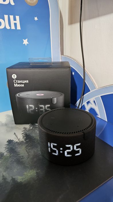 Продам колонку  Алиса мини с часами