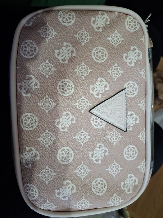 Комплект несесери Guess