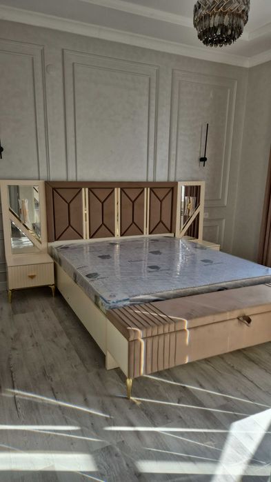 Спальный гарнитур  почти новый