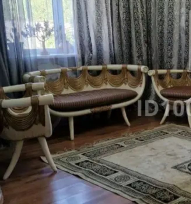 Антикварная мебель