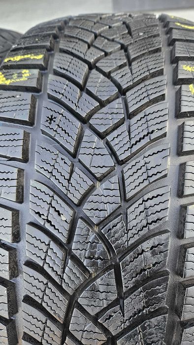 225/45 R17 • Iarna • Goodyear UltraGrip Performance+ 91H | 4 buc | Pret/buc