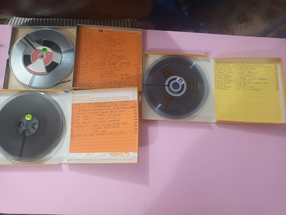 Lot benzi magnetofon