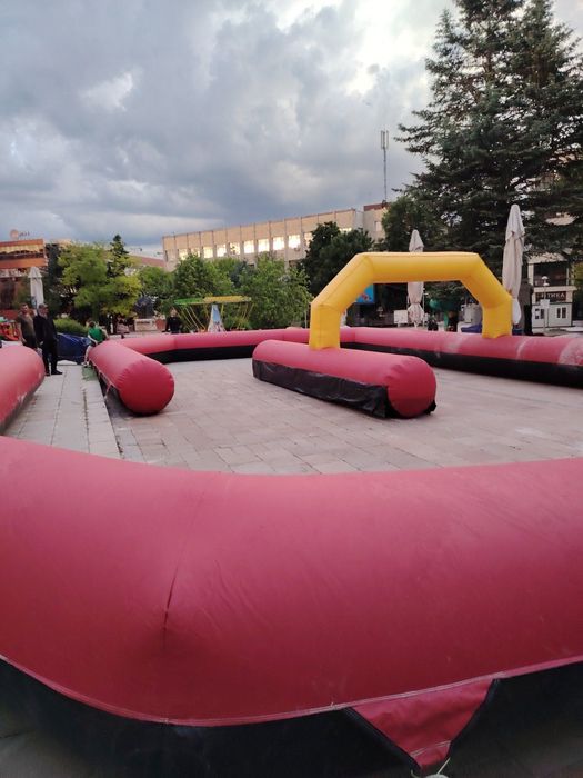 Атракцион надуваема писта ограждение