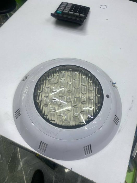 Фонарь для бассейна