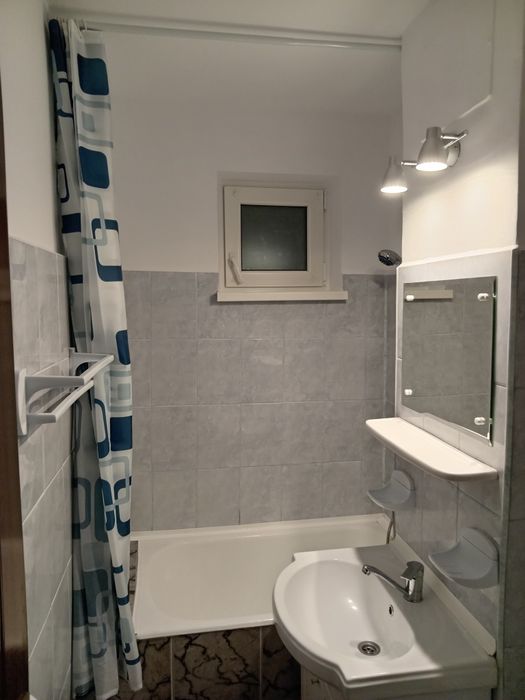 Închiriez  apartament decomandat Brasov
