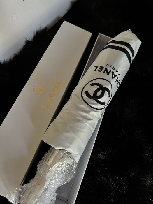 Козметика и чанти на Chanel