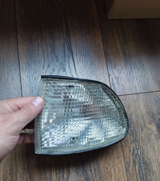 Поворотник одиночка на BMW E38 дорест.