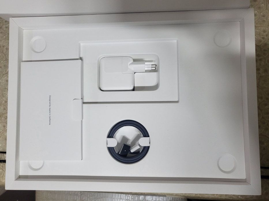 Macbook Air M3 15dyum (2024)  16GB/512GB midnight blue yangi sotilladi