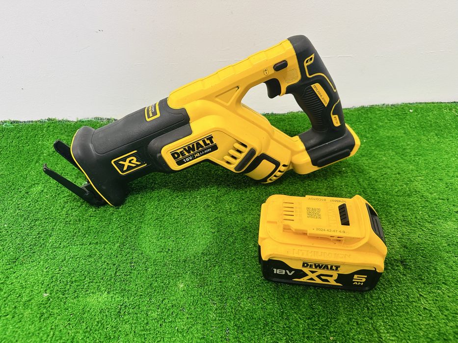 Fierastrau sabie Dewalt DCS367
