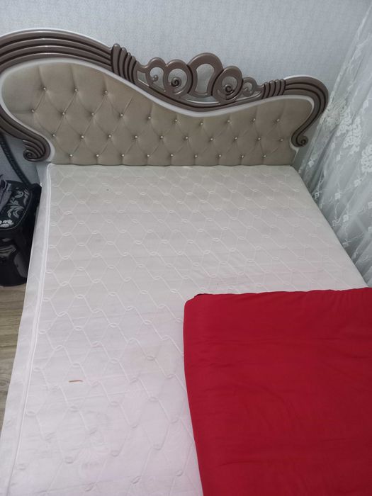 Кровать двуспальная