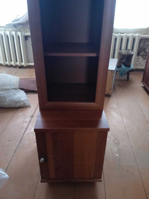 Продам книжный шкаф б/у