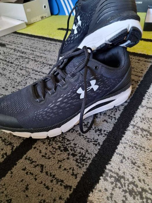Under Armour Маратонки за бягане Ua Charged Intake 4