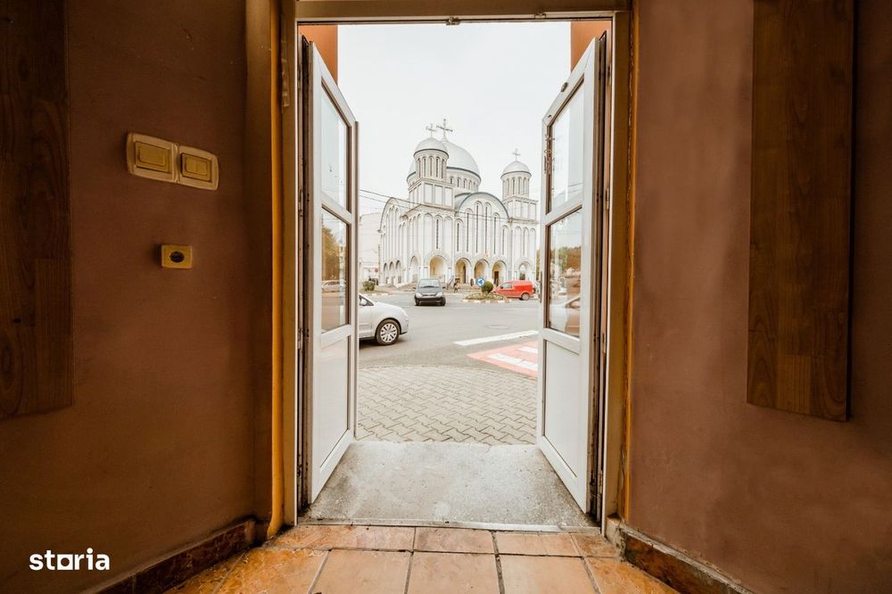Vand cladire ultracentrala / spatii comerciale