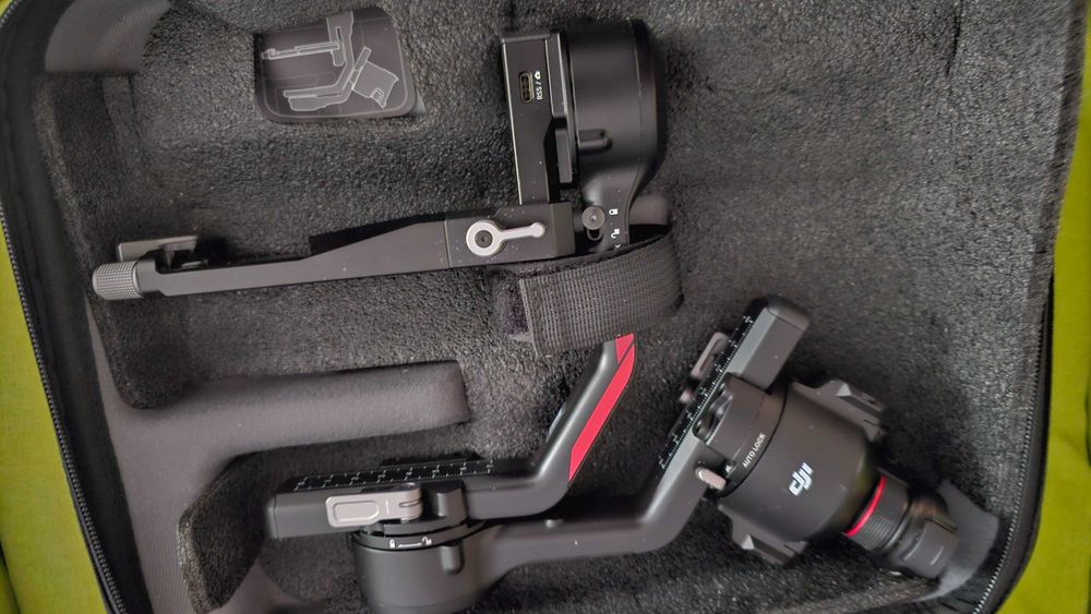 DJI RS 4 Combo гимбъл