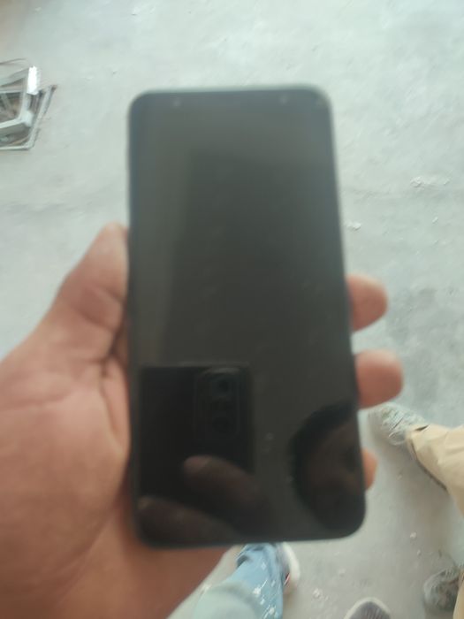 Galaxy j6 + 200 ming som