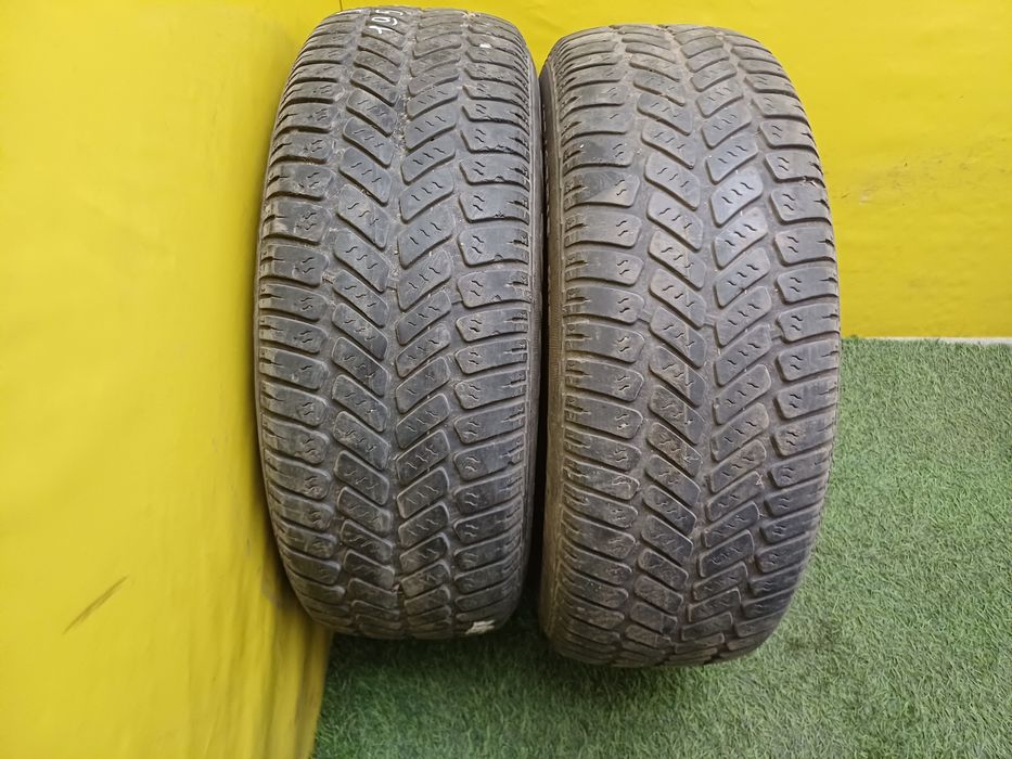 Шины R15 195/65 Debica пара.