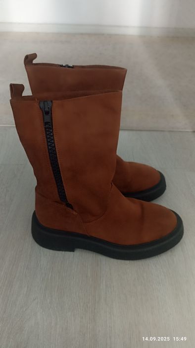 Кроссовки женские