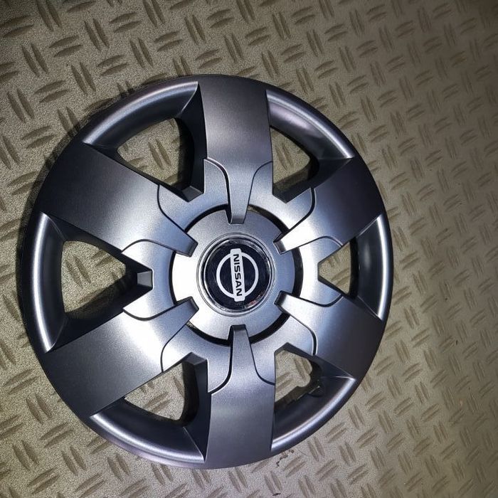 capace roti nissan r16  la set de 4 buc,capace janta aliaj,embleme