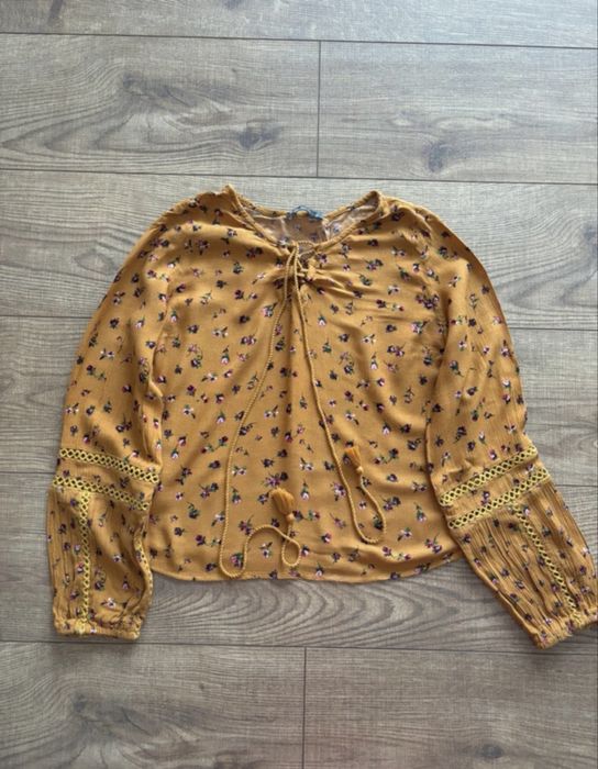 Bluza tip ie Bershka