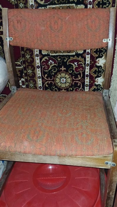 Стулья 10 шт есть каждый по 200 тисяч