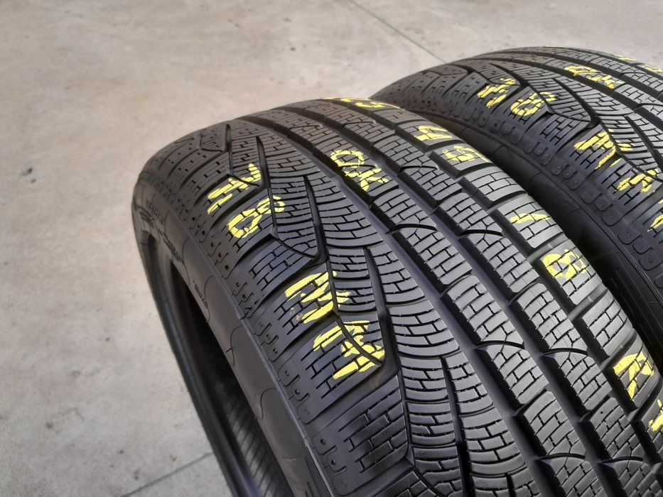 Doua anvelope iarna 225 45 18 pirelli sottozero 2 run flat cu 7,8 mm