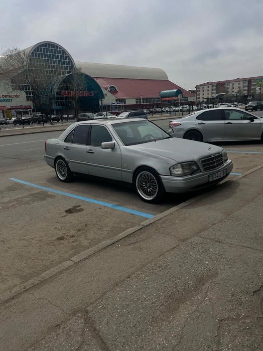 Мерседес по запчастям