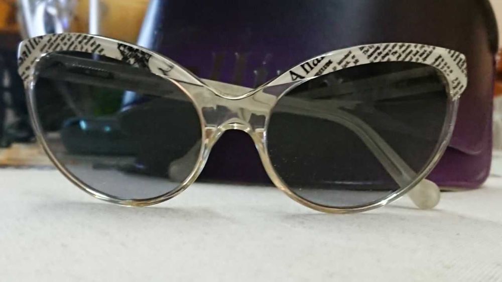 Продавам слънчеви очила