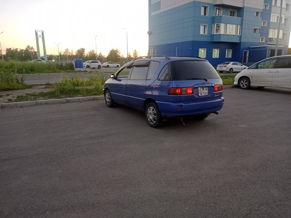 Продам машину Toyota Ipsum