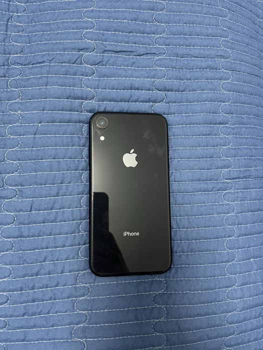 iPhone 10 в хорошем состоянии