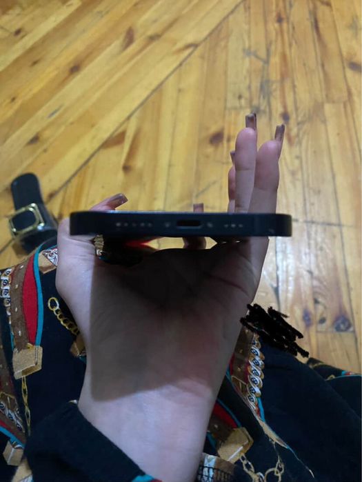 iPhone 12 IMEI нету