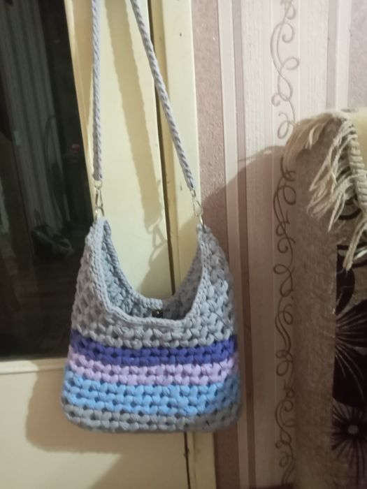 Продаются вязанные изделия можно под заказ