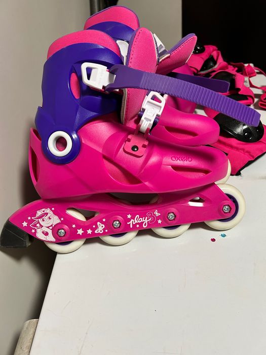 Продаю ролики для девочки в комплекте