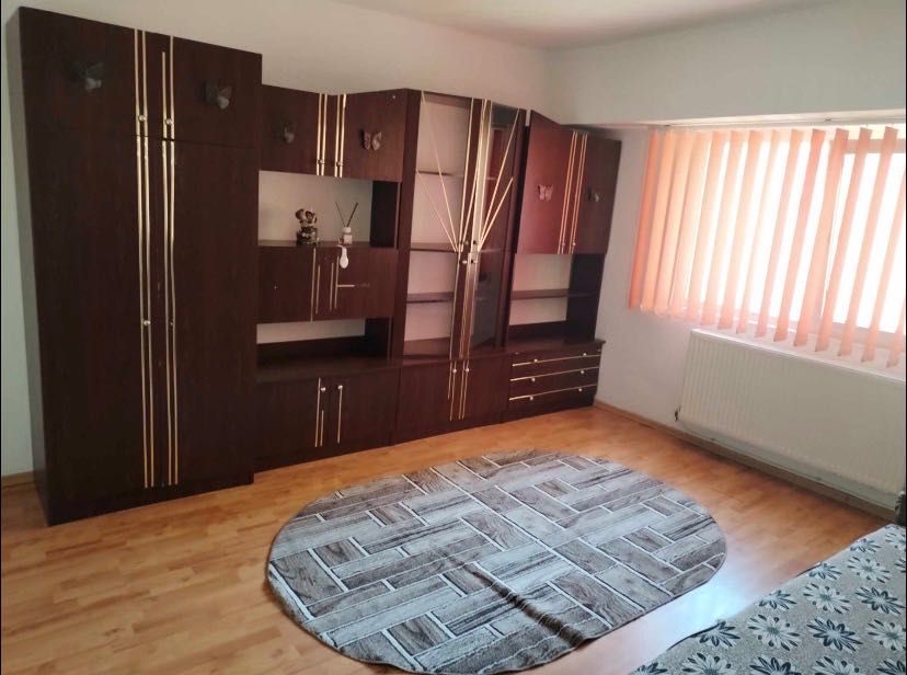 Apartament cu 1 camera de închiriat