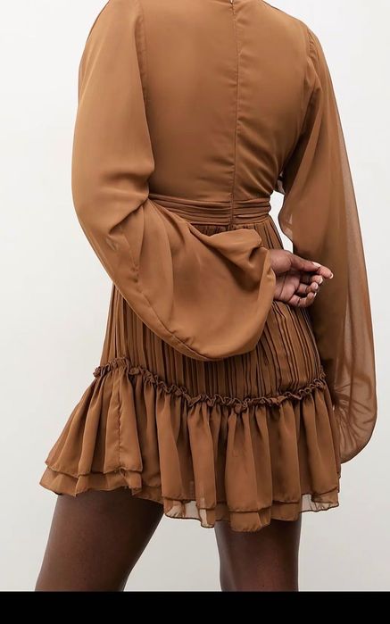 Елегантна рокля