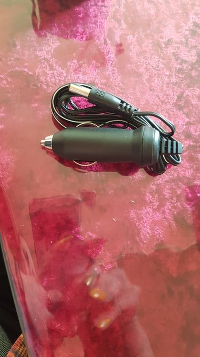 Продам массажер есть штекер для машины