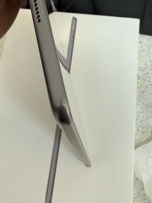 Ipad 9th gen 64gb в добро състояние