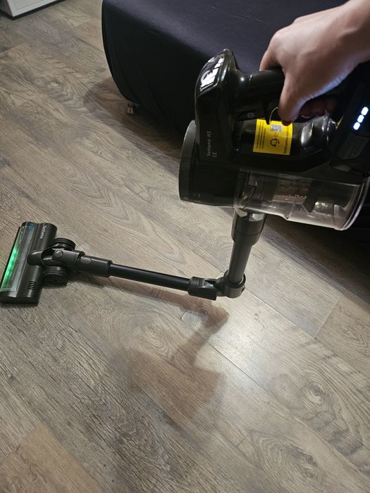 Вертикална прахосмукачка