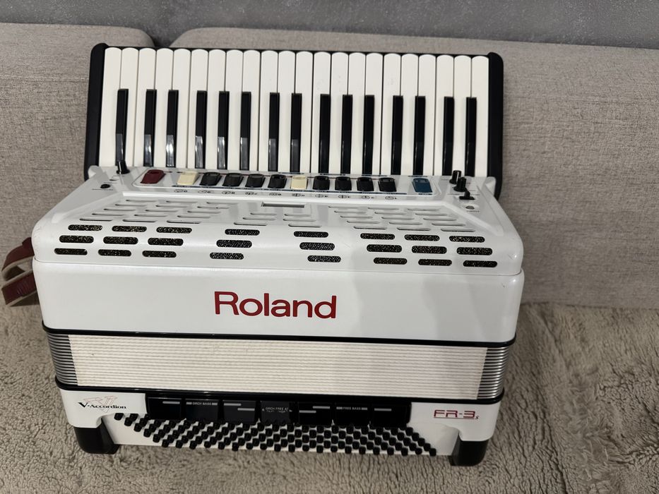 Roland Fr3S, cu wireless !!!